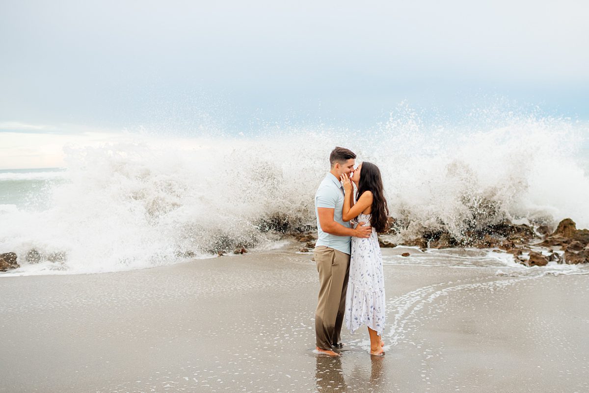 jupiter beach engagement photos